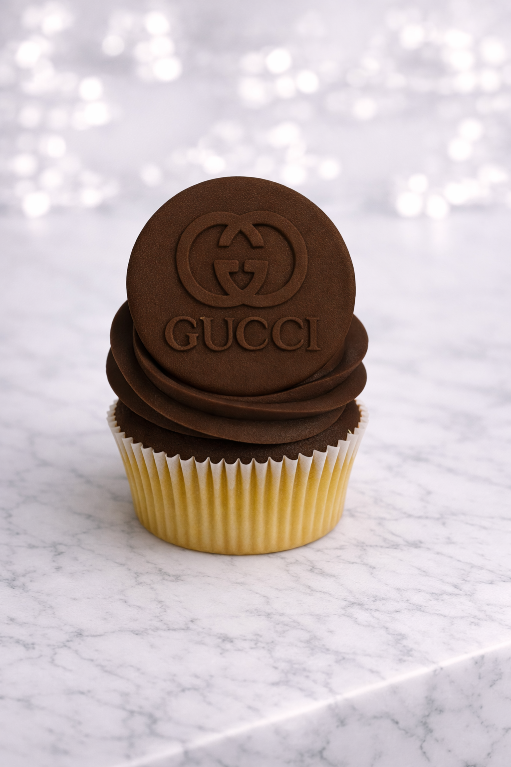 ChatGPT Image Mar 4, 2026, 05_15_16 PM Cupcakes Personnalisés Gucci En Fondant - Image 1