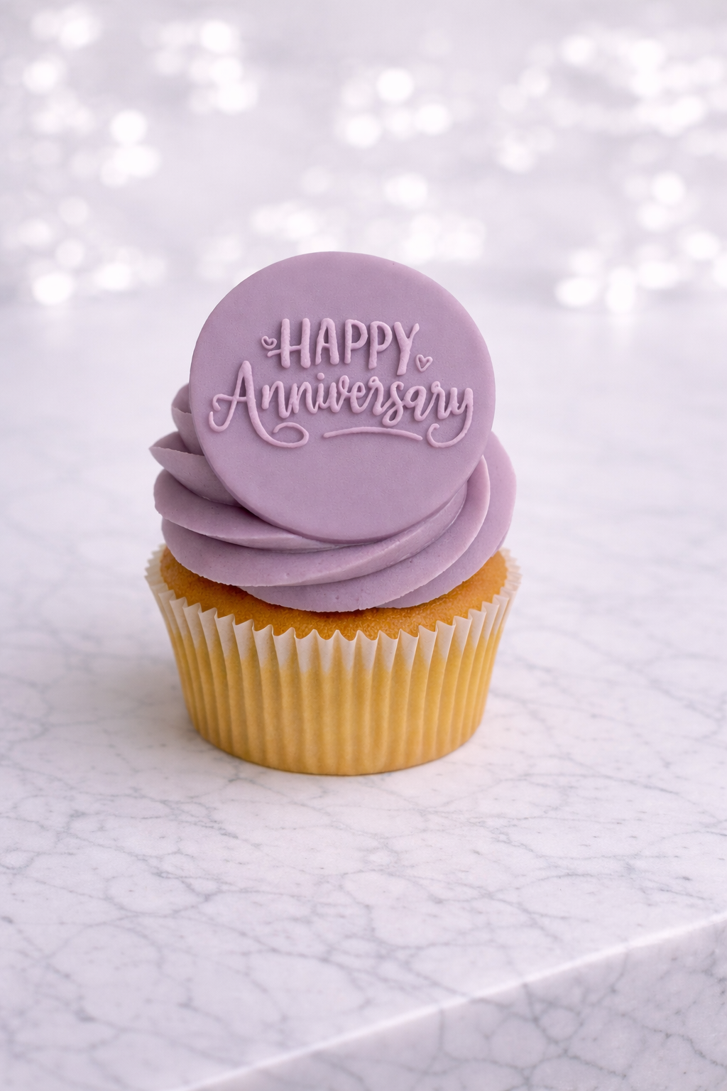 ChatGPT Image Mar 4, 2026, 05_43_31 PM Cupcakes Personnalisés Anniversaire De Mariage En Fondant - Image 1